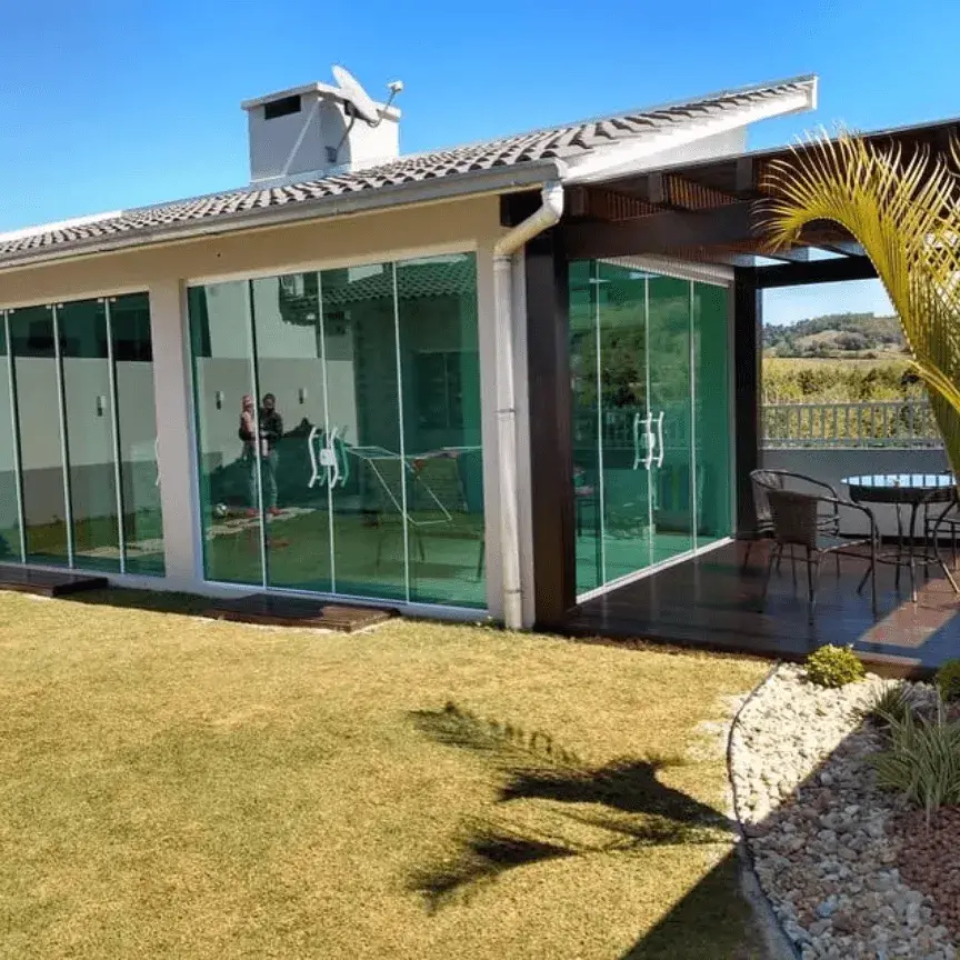 Portas de correr em vidro temperado para área gourmet residencial em Rio das Ostras